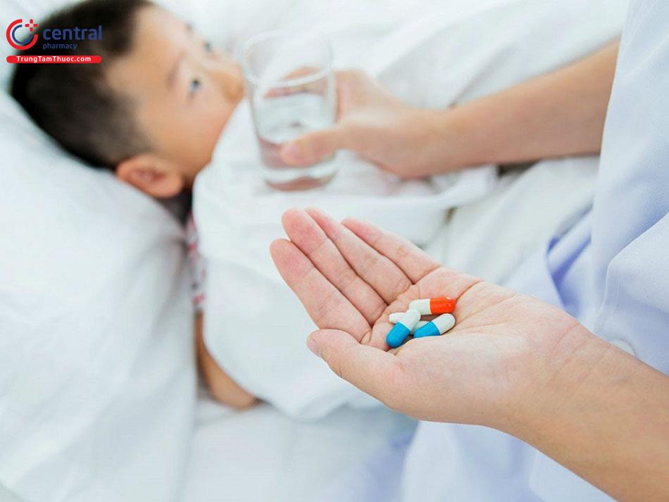  Uống thuốc hạ sốt mà không hạ